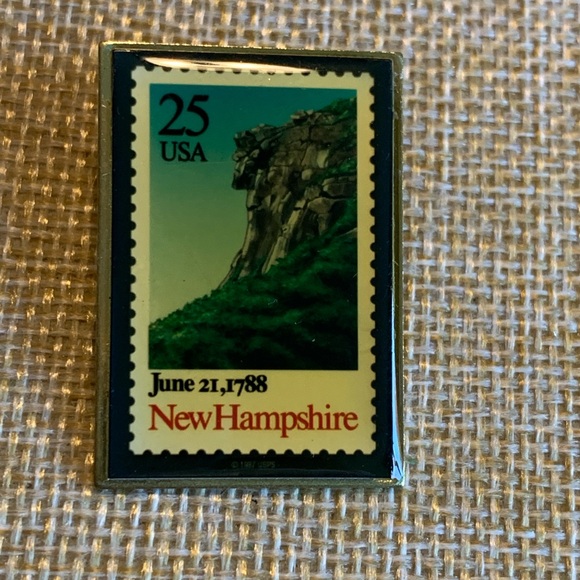 Old Man of The Mountain Franconia Notch, bicentennial pin, White Mountains - Picture 1 of 6